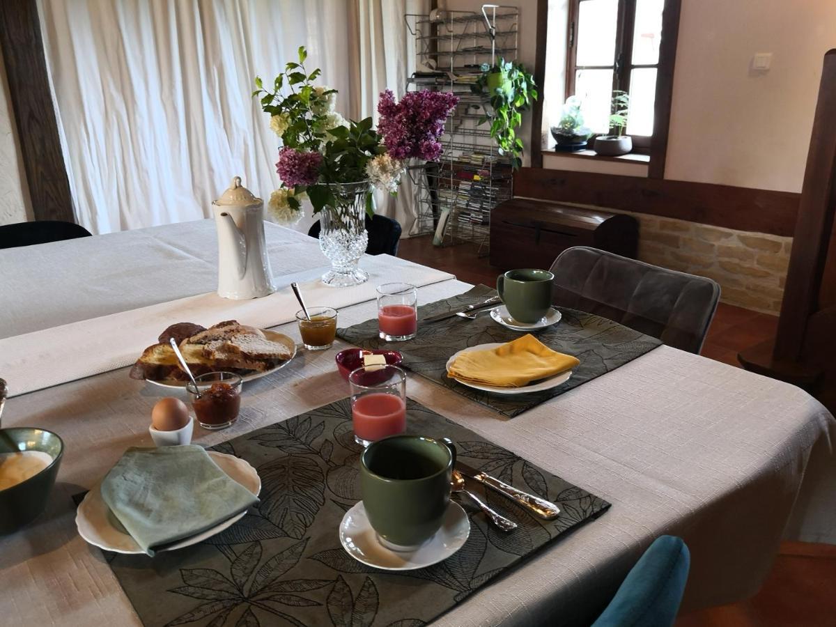 La Ferme De La Terve Bed & Breakfast Bruailles Exterior photo